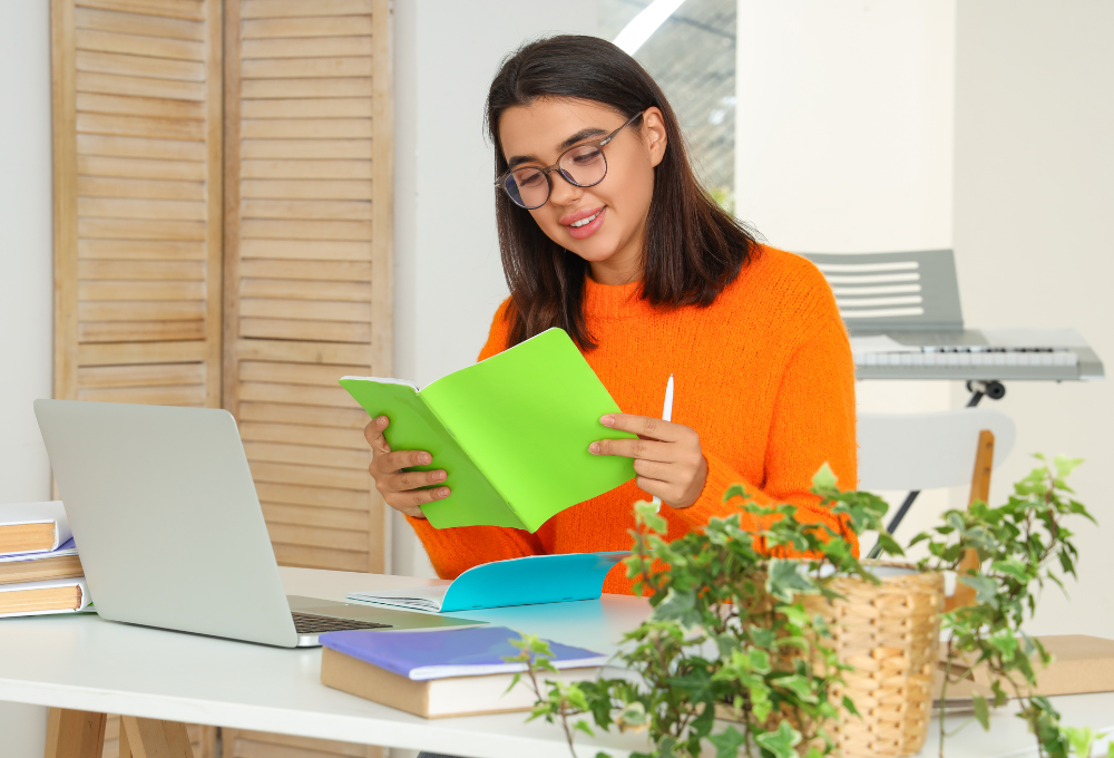 Las clases de inglés en Utah con programas flexibles y acreditados de UCEDA combinan educación de calidad, apoyo académico y un entorno ideal para el aprendizaje. Si deseas mejorar tu inglés y avanzar hacia nuevas oportunidades, UCEDA está lista para acompañarte. Da el siguiente paso hoy: