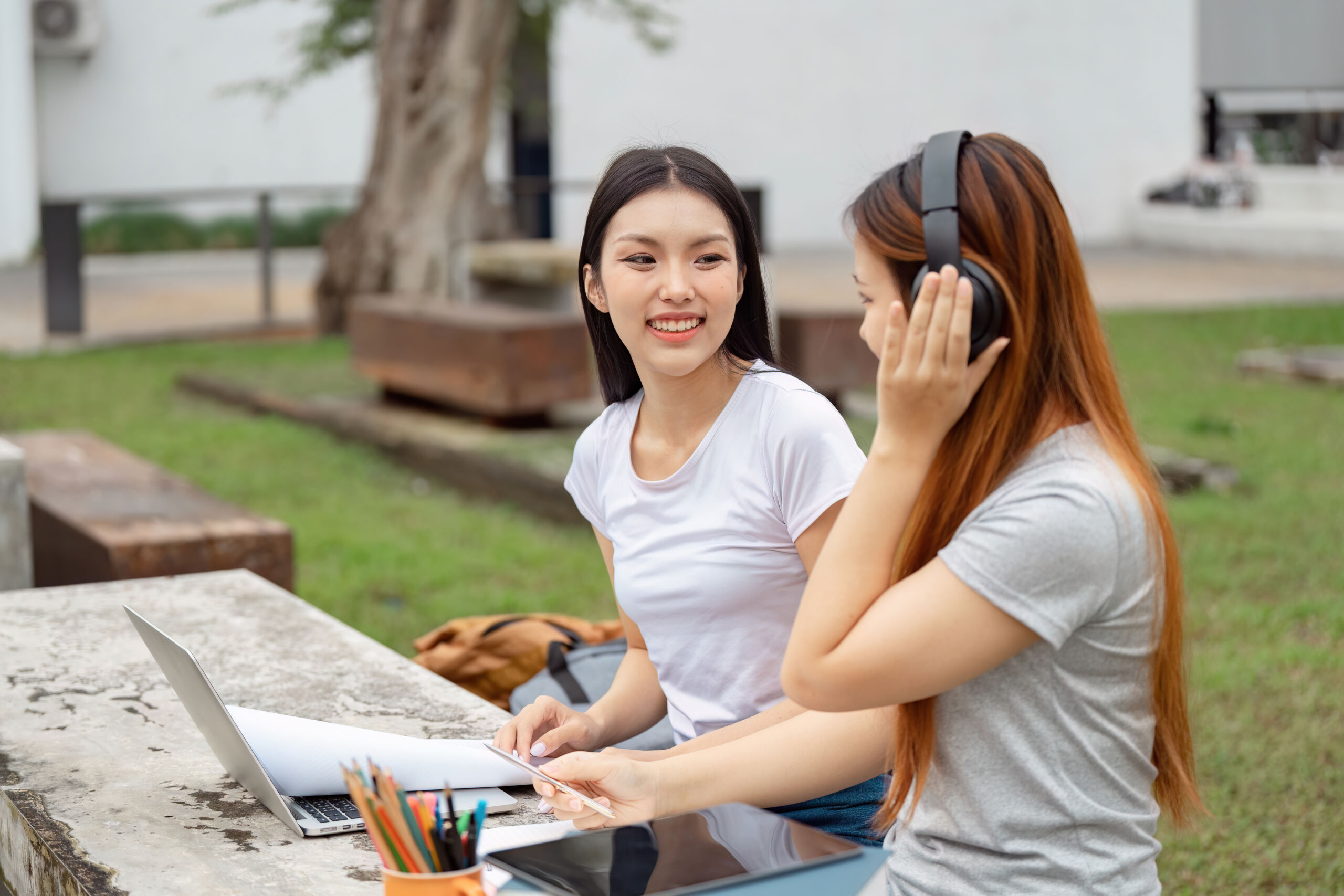 The Best Ways to Practice English Outside the Classroom