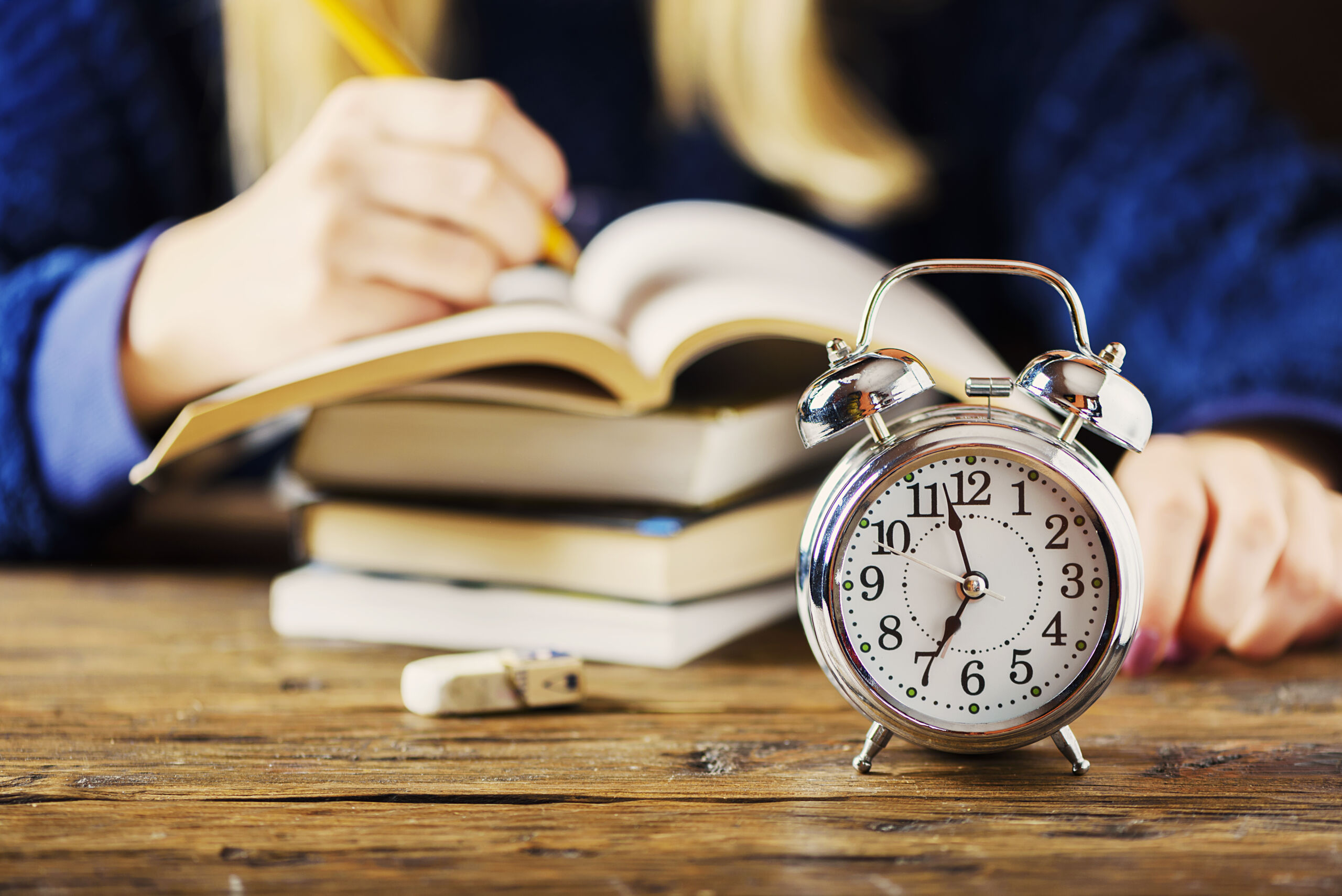How Long Does It Take to Learn English and What Affects Your Progress